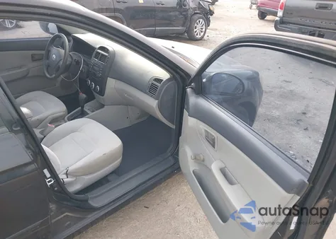 2009 Kia Spectra Lx z USA, uszkodzony, nr VIN KNAFE221295618981